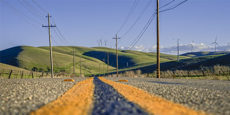 Powerlines_double yellow line.jpg